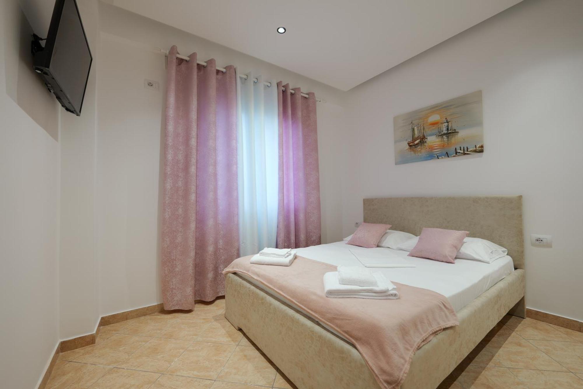 Vila Veli Brothers Sarande Exterior photo