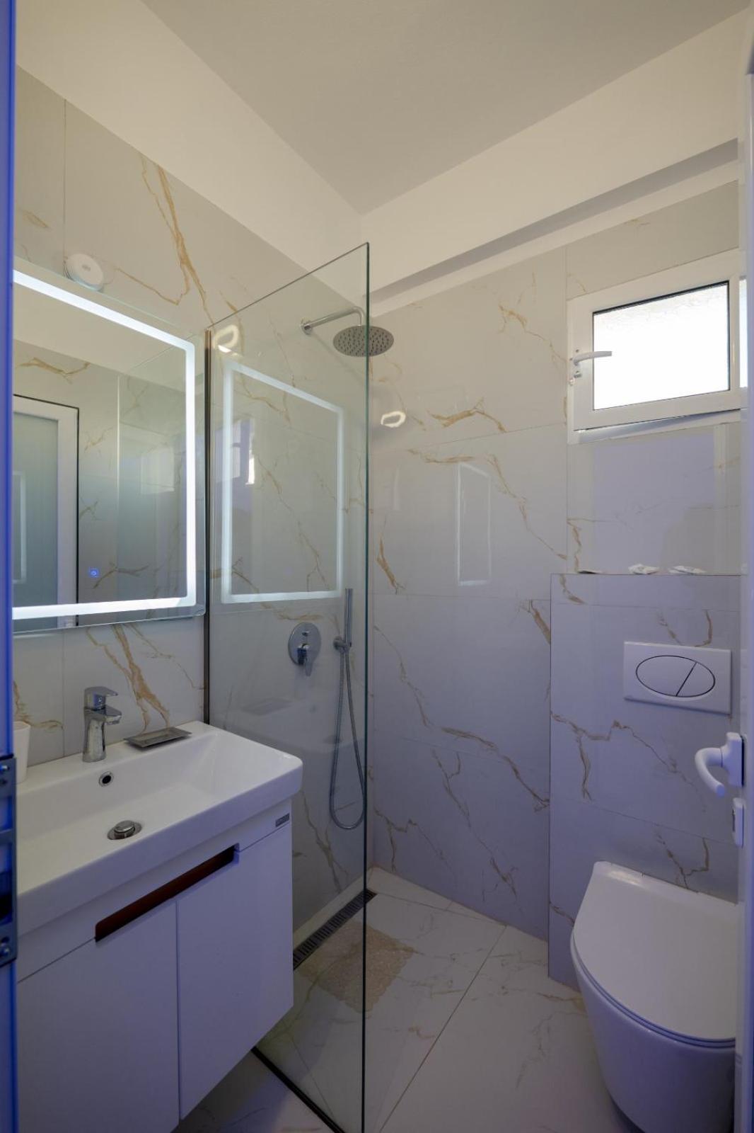 Vila Veli Brothers Sarande Exterior photo